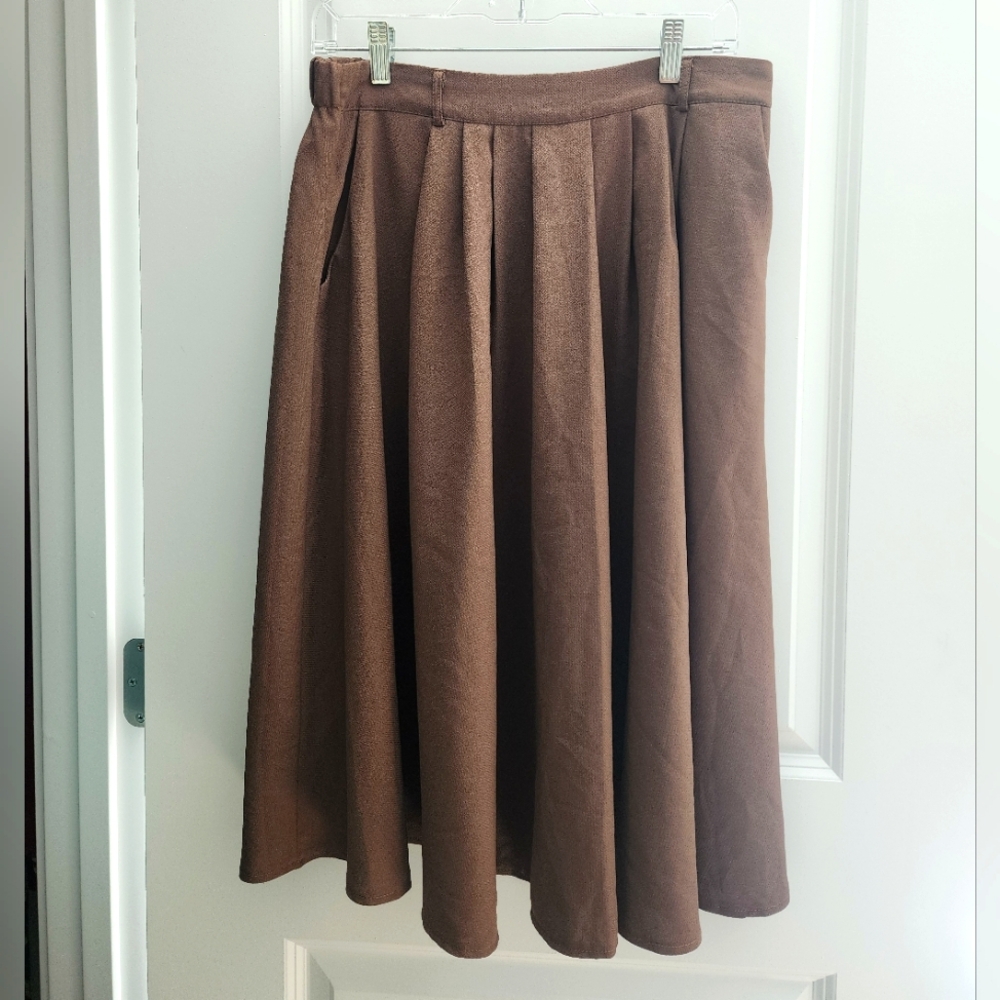 Hot & Delicious Swing Skirt with pockets in Brown